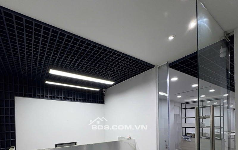 Cho thuê mặt bằng 8m mặt tiền Nguyễn Thị Minh Khai giá chỉ 65tr/tháng